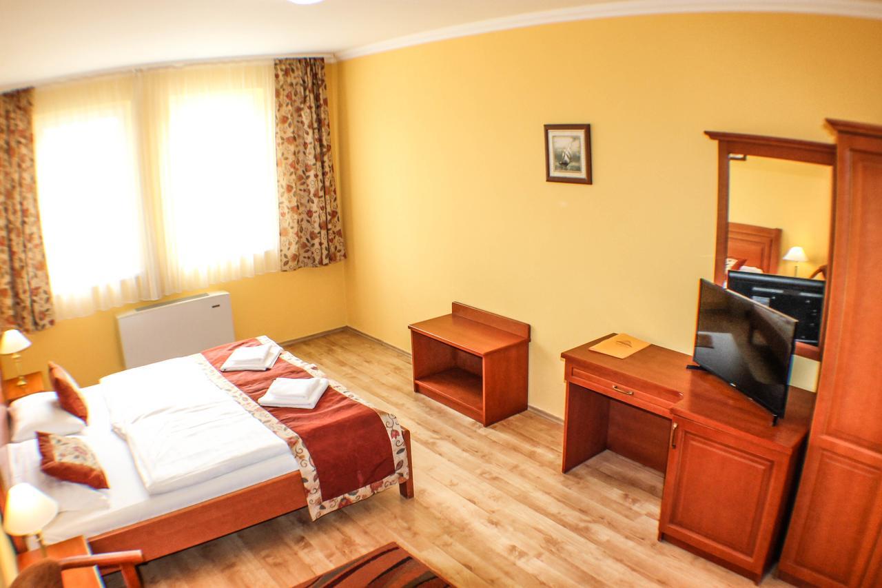 Hotel Jarja Hajduszoboszlo Exterior photo