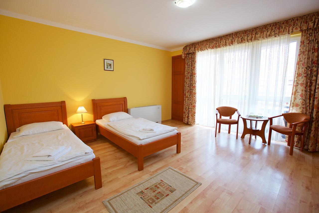 Hotel Jarja Hajduszoboszlo Exterior photo